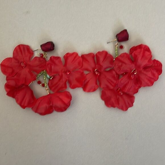 Elegant Floral Red Earrings A1209 - Picture 4 of 5